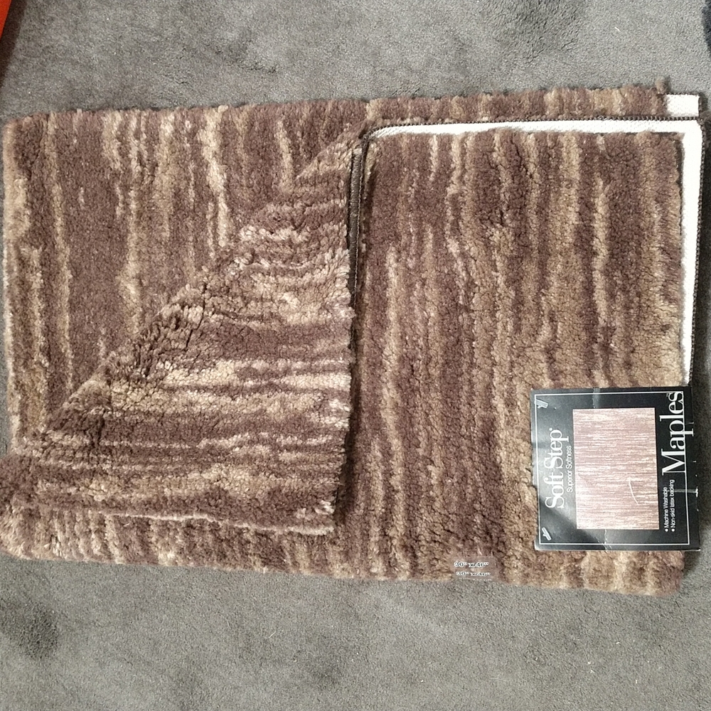 New Accent Rug Maples Soft Step Lt Chocolate 30 x 46"